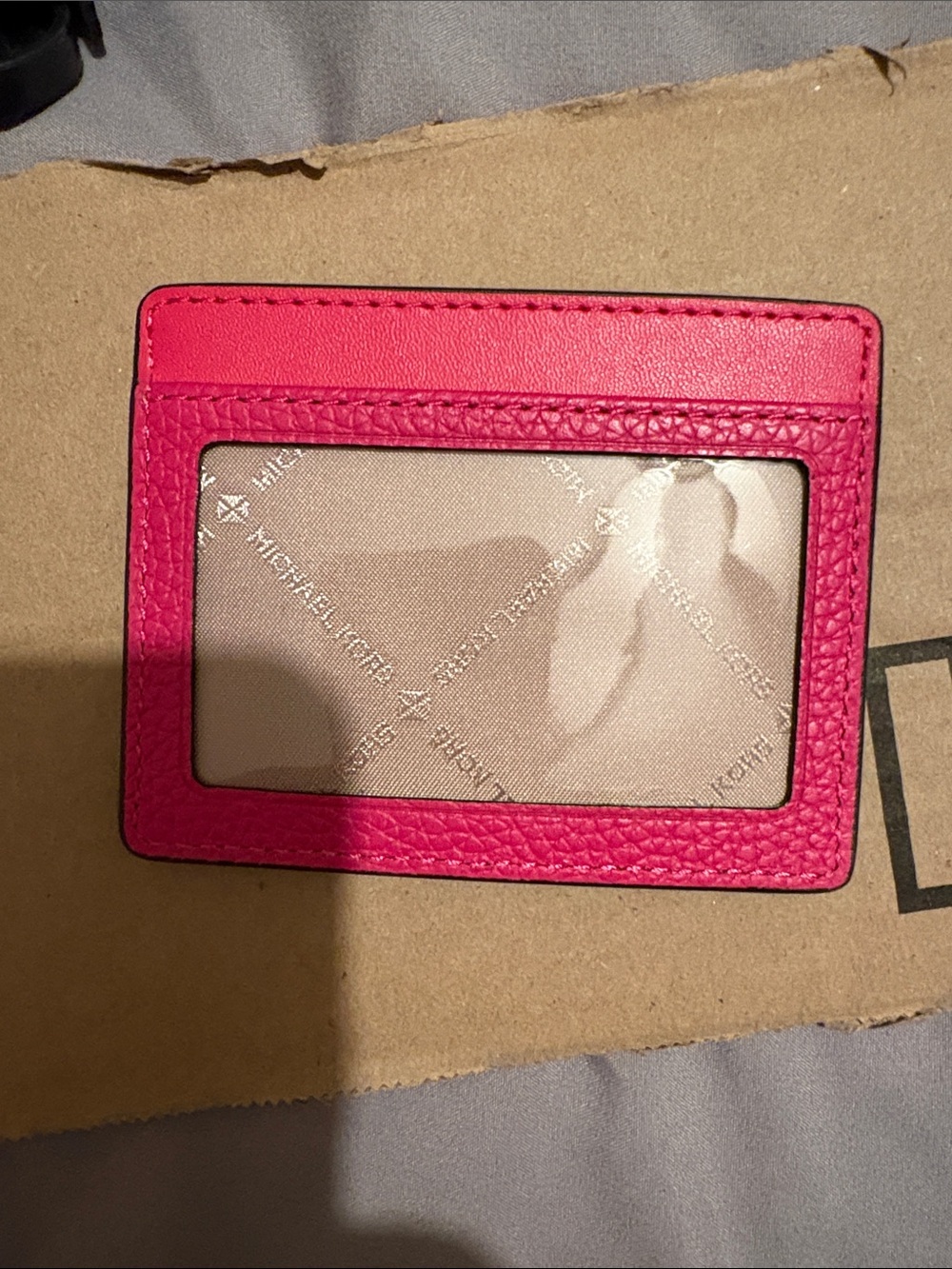 Michael Kors Bright Pink Leather Card Holder with Gold Logo. New wo tags - Picture 3 of 4